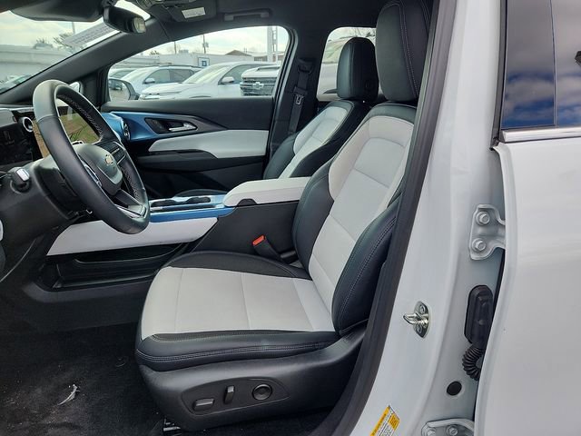 Certified 2025 Chevrolet Equinox EV LT image 13