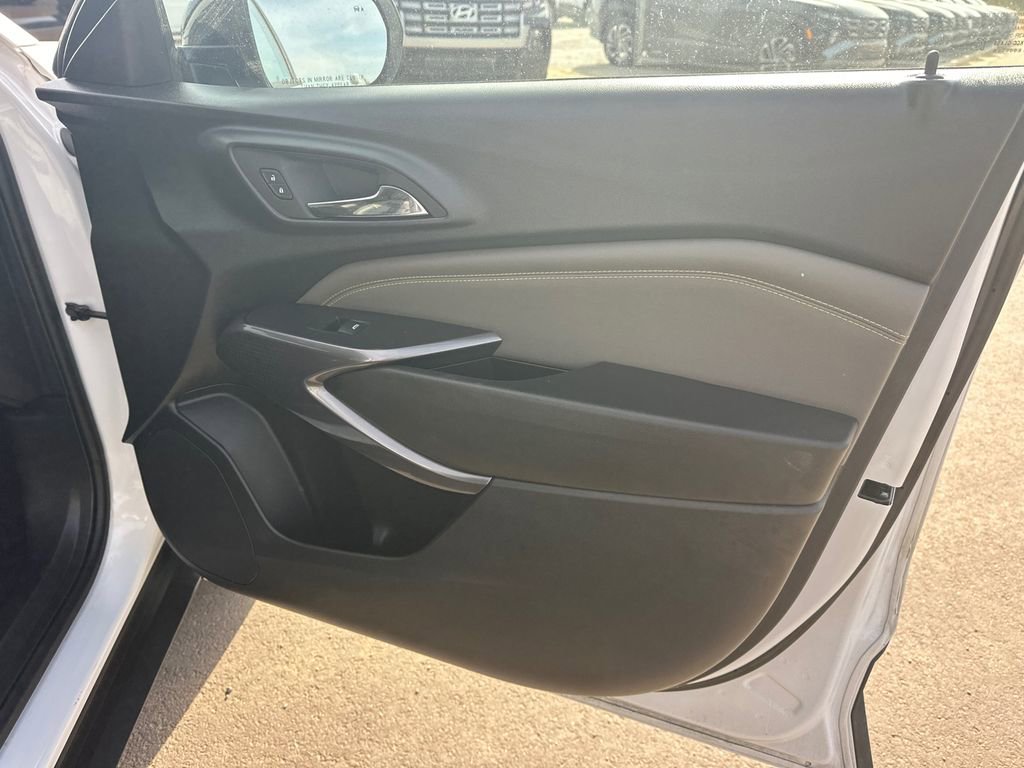 Used 2025 Chevrolet Trax ACTIV w/ Driver Confidence Package image 14