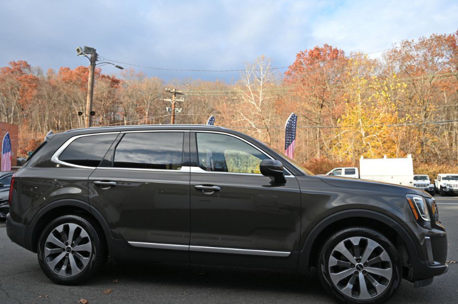 Used 2020 Kia Telluride S w/ S 8 Passenger Seating Package image 9