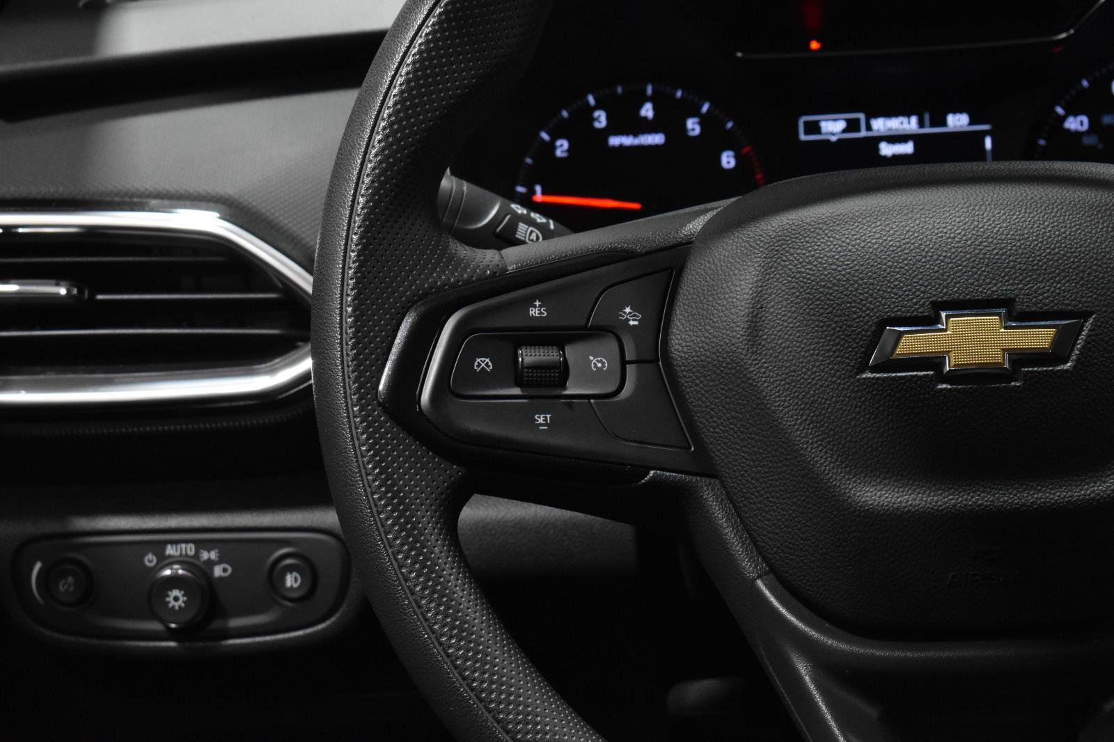 Used 2023 Chevrolet TrailBlazer LT w/ Convenience Package AWD/4WD image 9