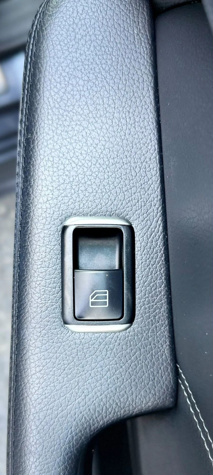 Used 2014 Mercedes-Benz E 350 4MATIC Sedan image 34