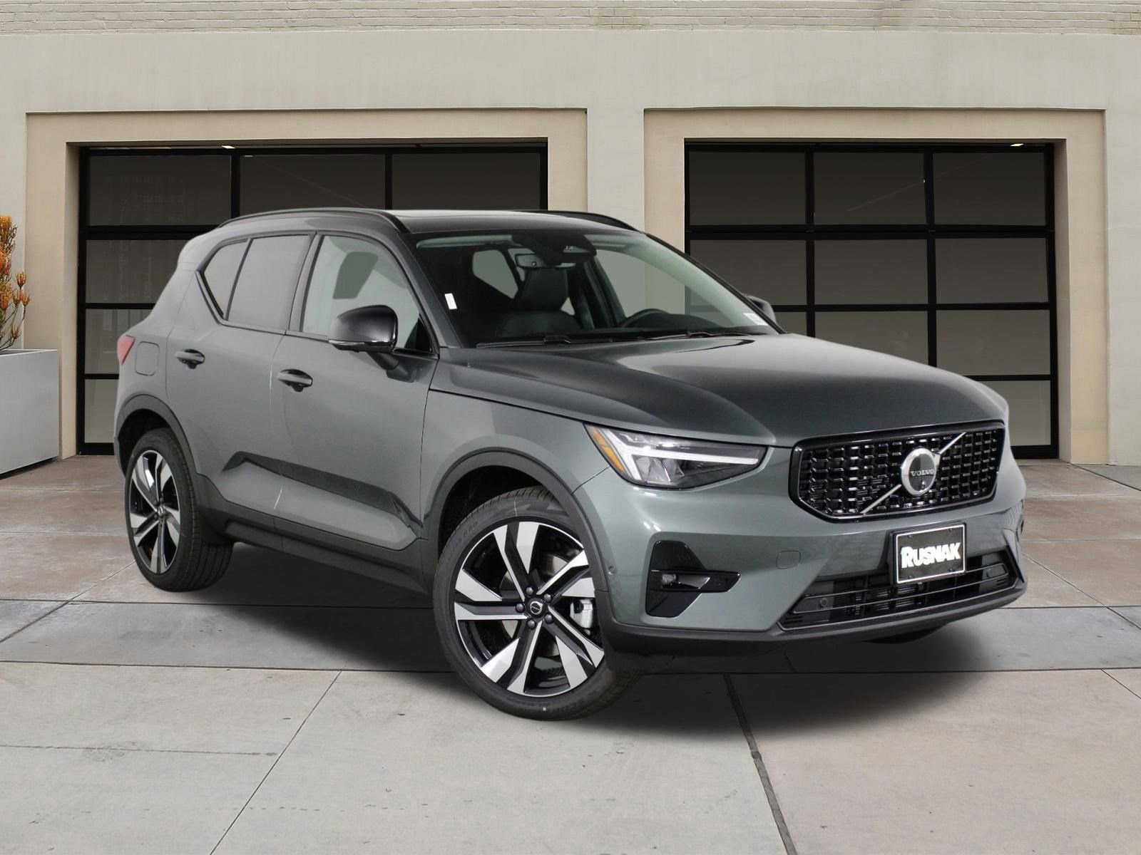 New 2026 Volvo XC40 B4 Plus image 19