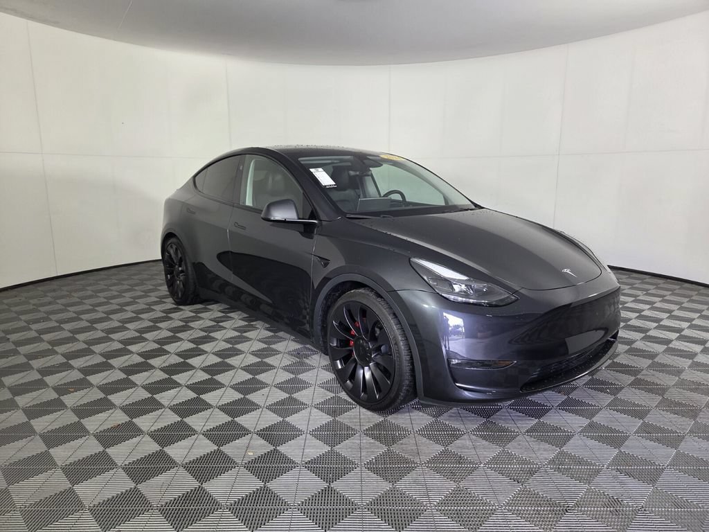 Used 2024 Tesla Model Y Performance AWD/4WD image 2