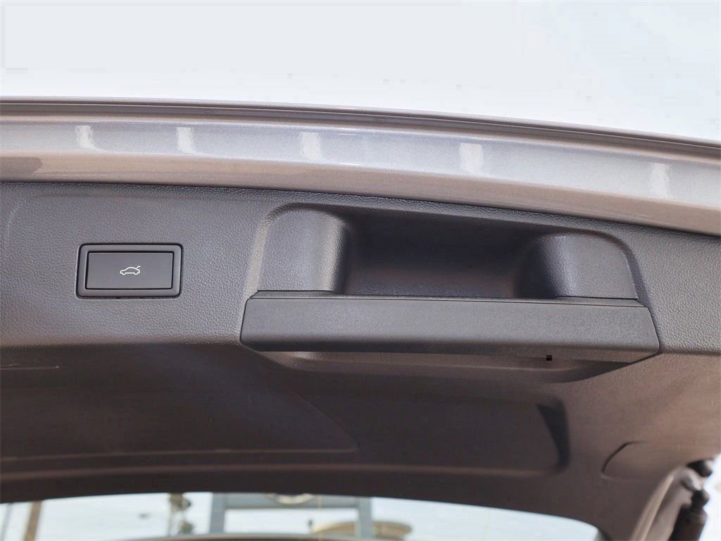 New 2026 Volkswagen Atlas SE image 11