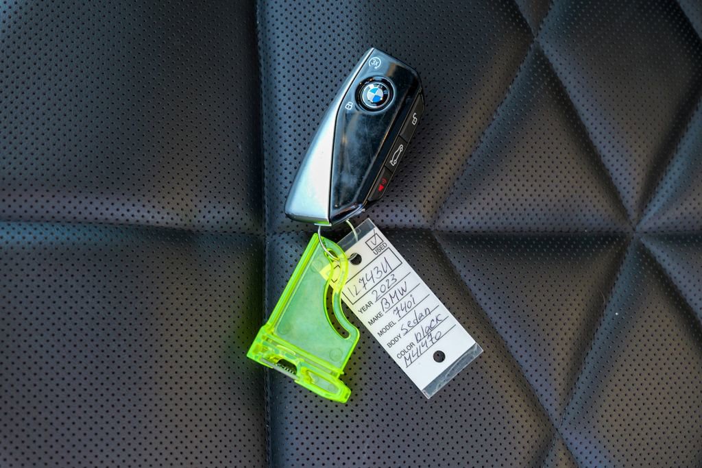 Used 2023 BMW 740i w/ Parking Assistance Package image 74