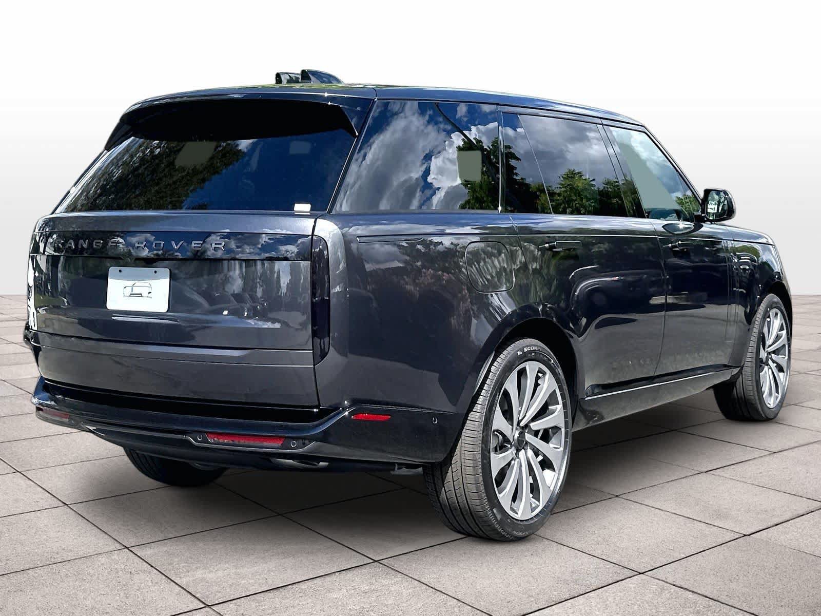New 2026 Land Rover Range Rover Long Wheelbase SE AWD/4WD image 4