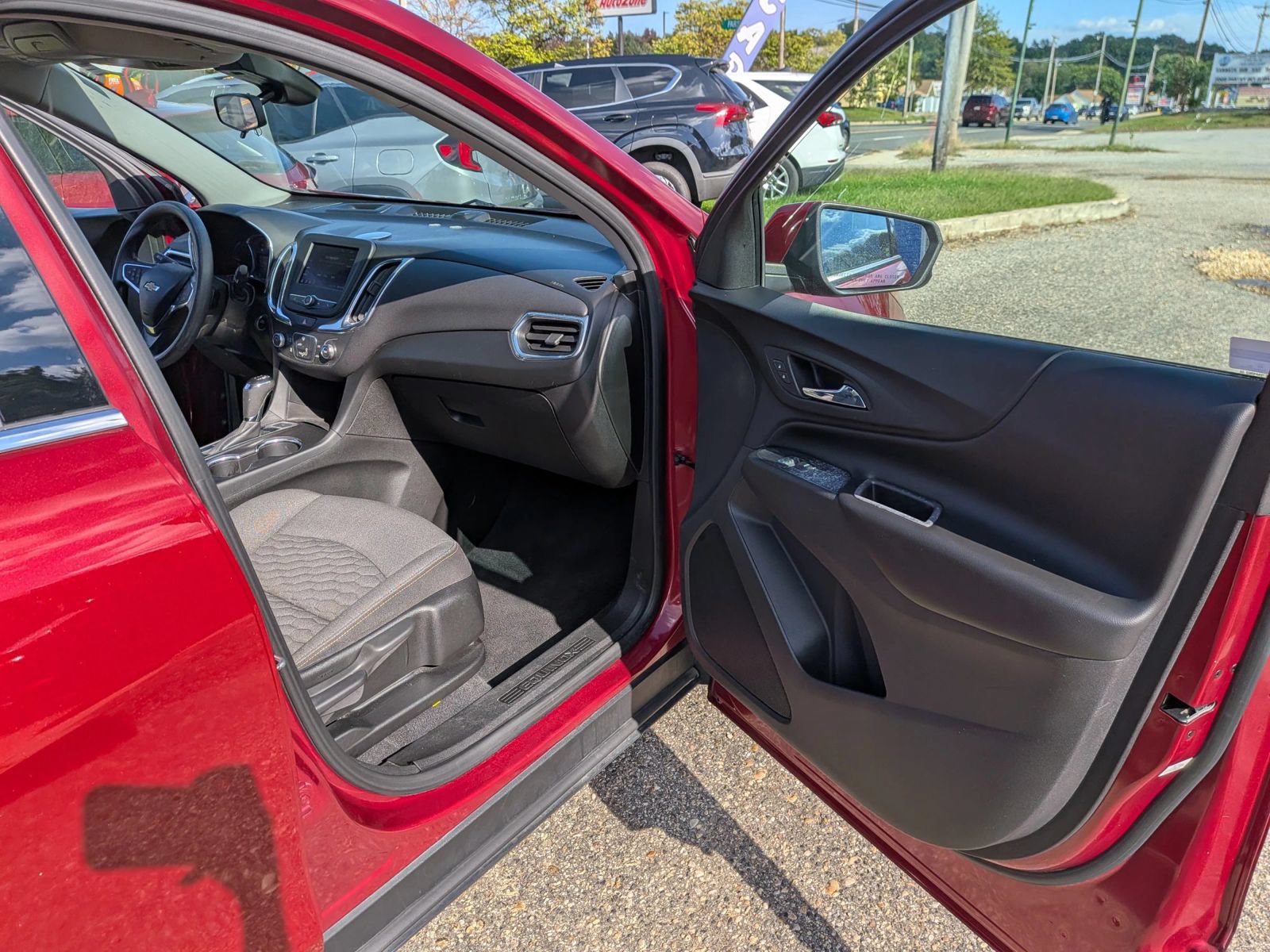 Used 2020 Chevrolet Equinox LT AWD/4WD image 38
