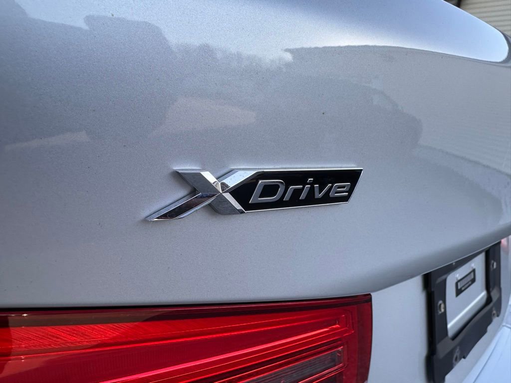 Used 2020 BMW 530i xDrive w/ Premium Package image 9
