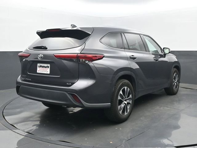 Used 2021 Toyota Highlander XLE FWD image 6
