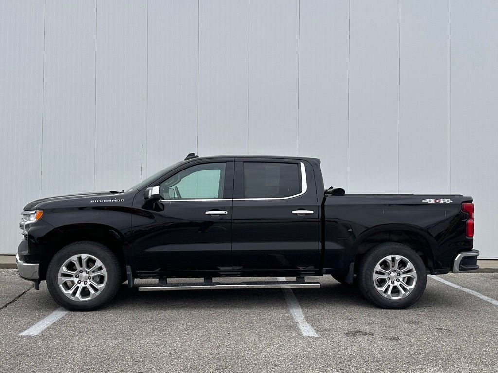 Used 2023 Chevrolet Silverado 1500 LTZ w/ Technology Package AWD/4WD image 2