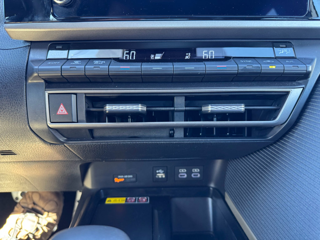 Used 2025 Toyota Camry SE FWD image 21