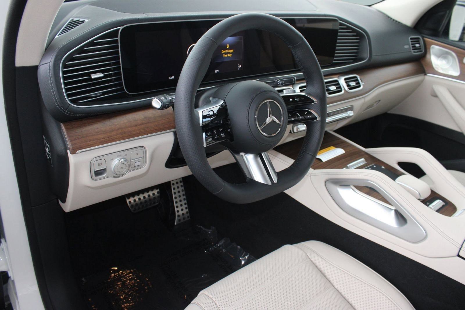 New 2026 Mercedes-Benz GLS 450 4MATIC image 4