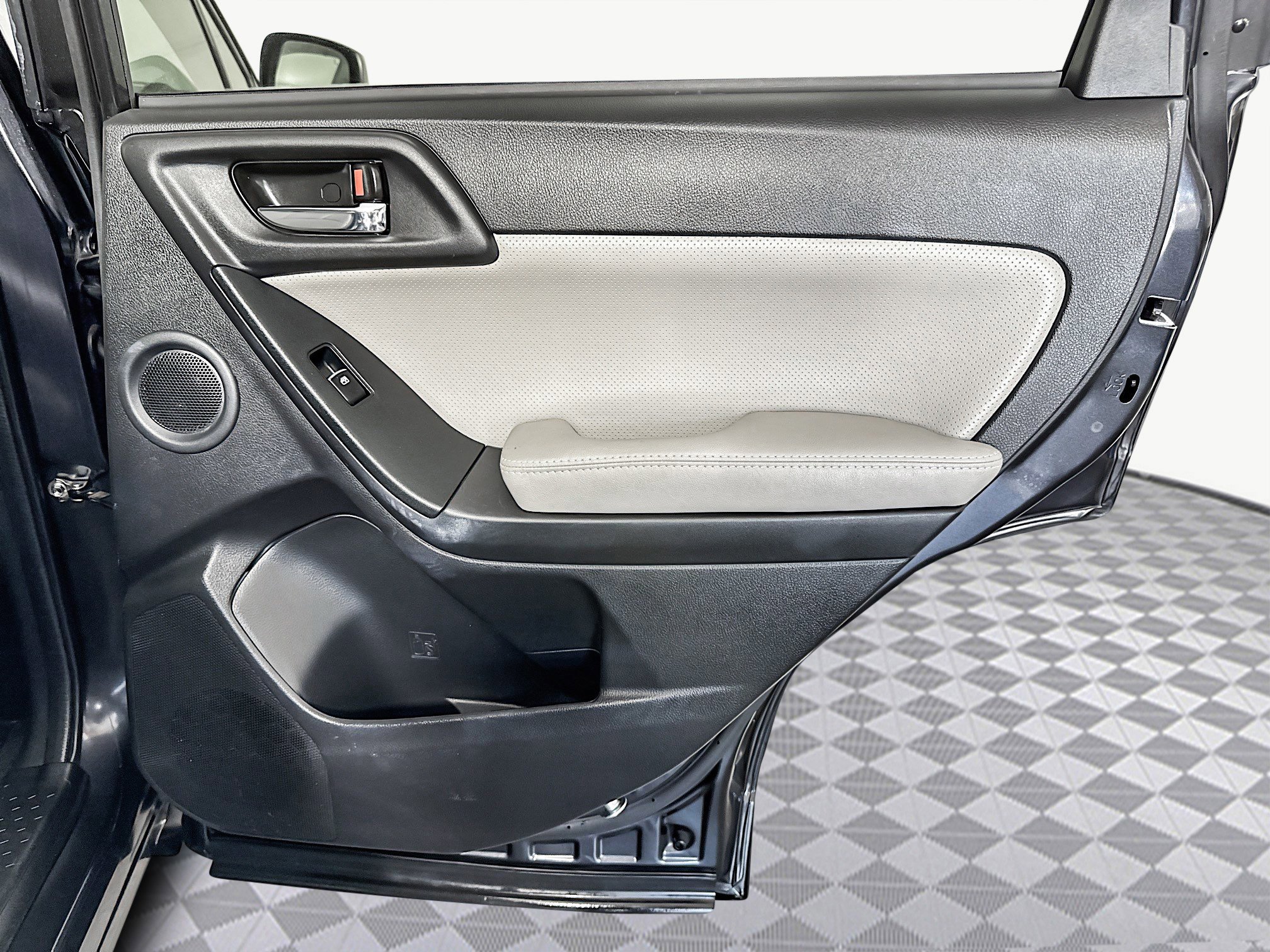 Used 2017 Subaru Forester 2.5i Limited image 27