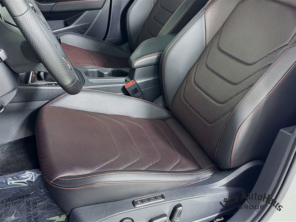 Used 2024 Volkswagen Jetta GLI Autobahn w/ GLI Black Package image 25