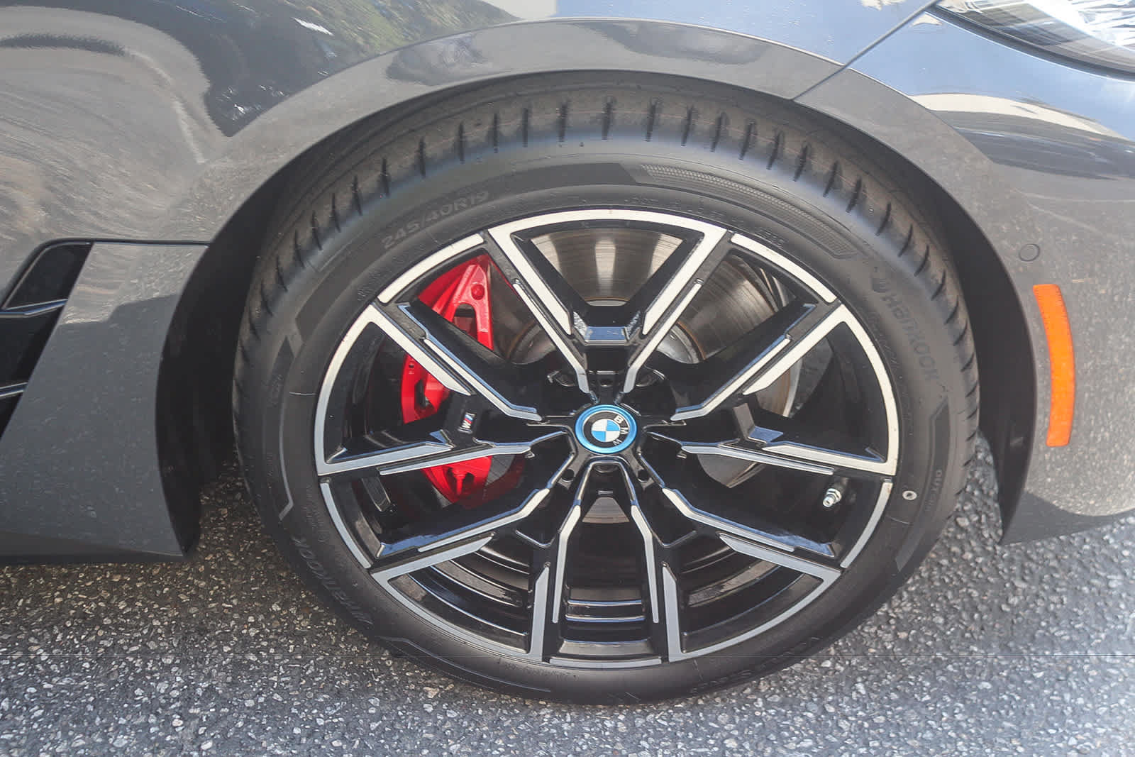 Used 2024 BMW i4 eDrive35 w/ M Sport Package RWD image 9