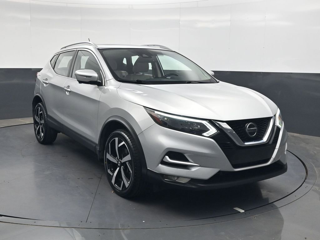 Used 2022 Nissan Rogue Sport SL w/ Premium Package FWD image 2