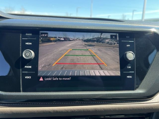 Used 2022 Volkswagen Taos SEL image 18