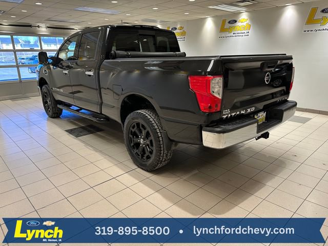 Used 2017 Nissan Titan SV image 14