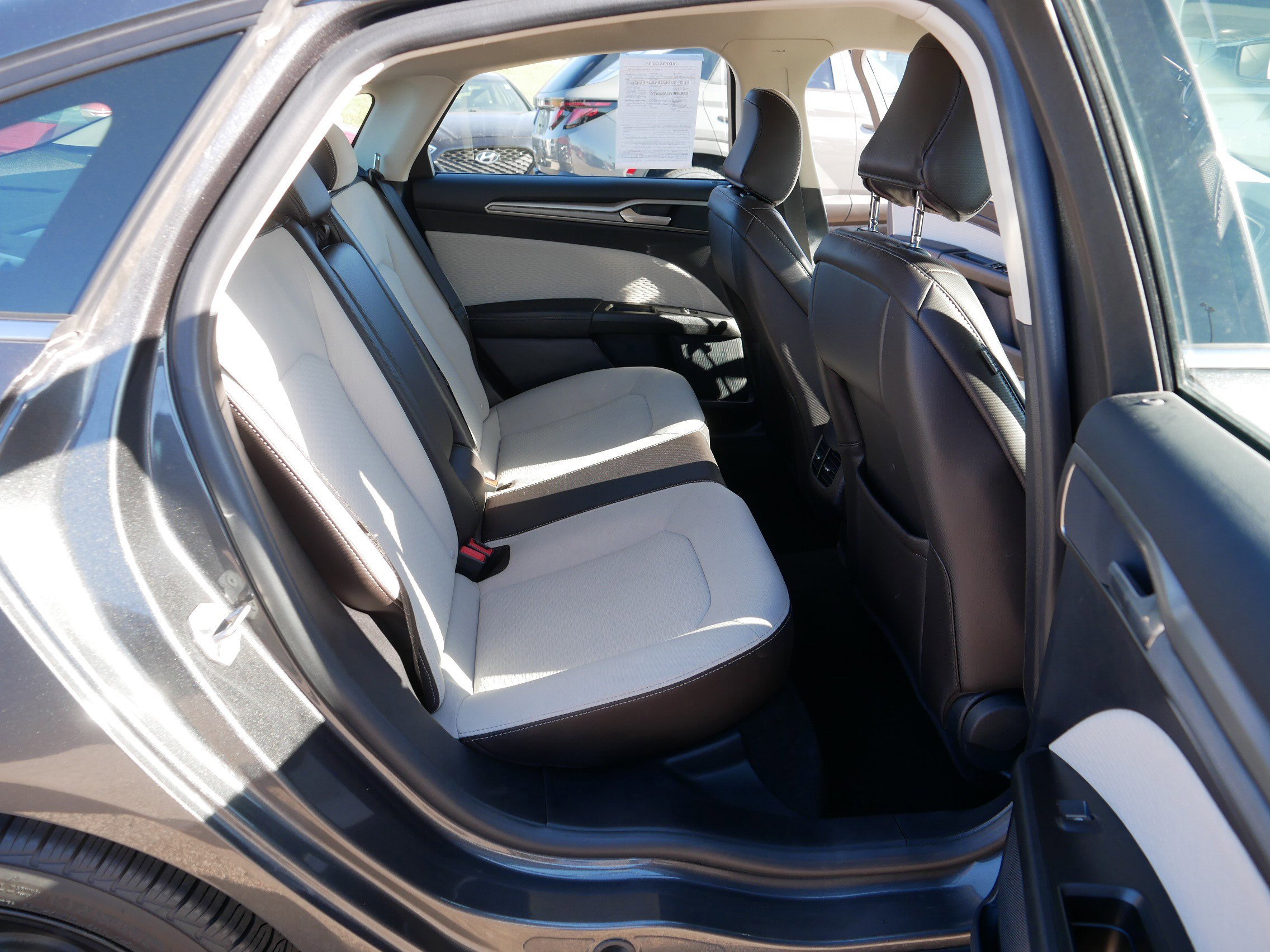 Used 2020 Ford Fusion SE w/ Equipment Group 151A image 18