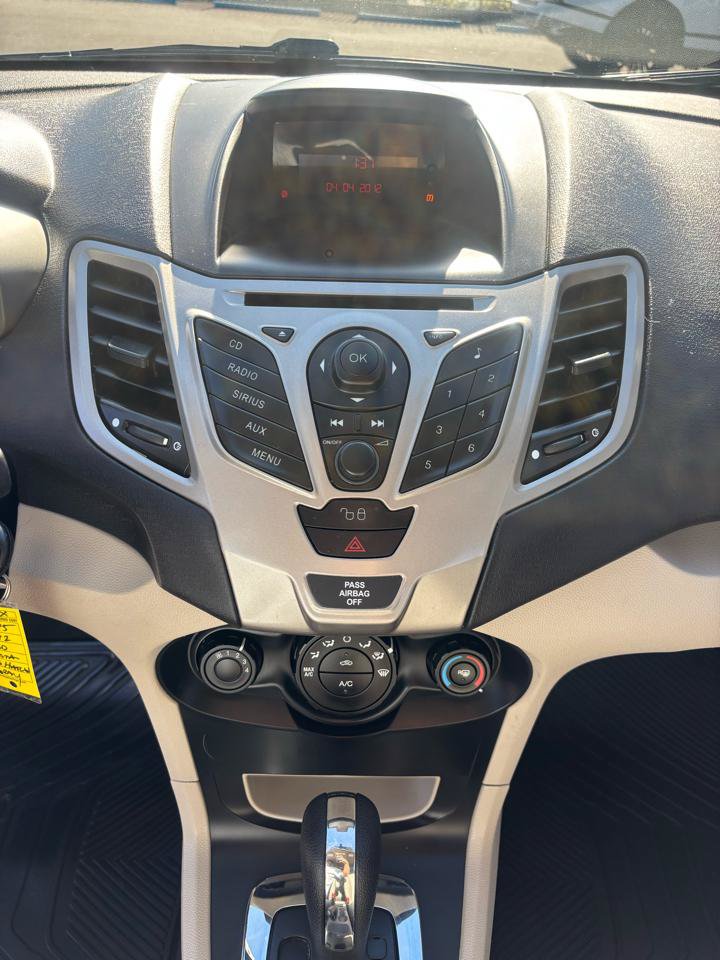 Used 2012 Ford Fiesta SE FWD image 11