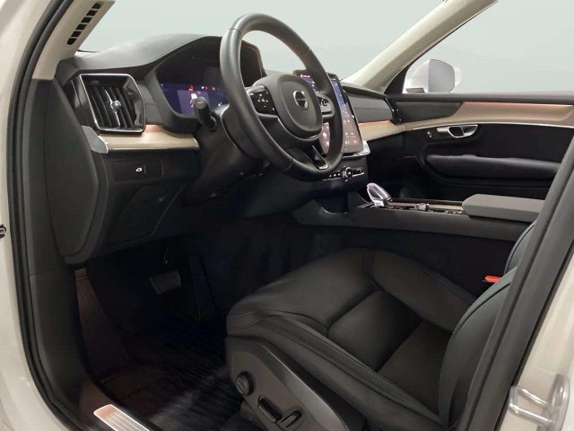 Used 2025 Volvo XC90 B6 Plus w/ Protection Package Premier AWD/4WD image 60
