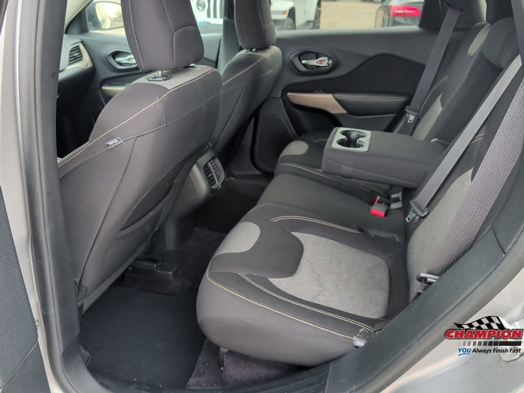 Used 2017 Jeep Cherokee Sport w/ Safety Group image 17