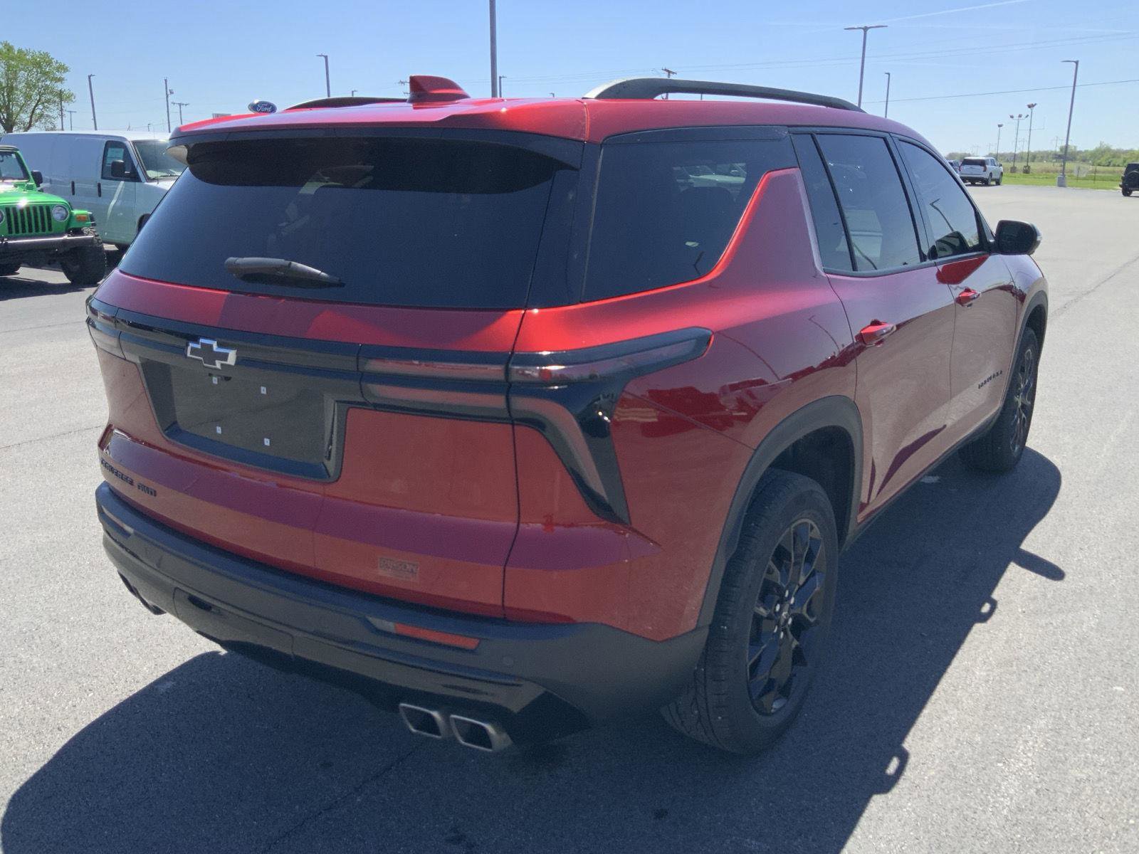 Used 2025 Chevrolet Traverse LT w/ Midnight/Sport Edition AWD/4WD image 14