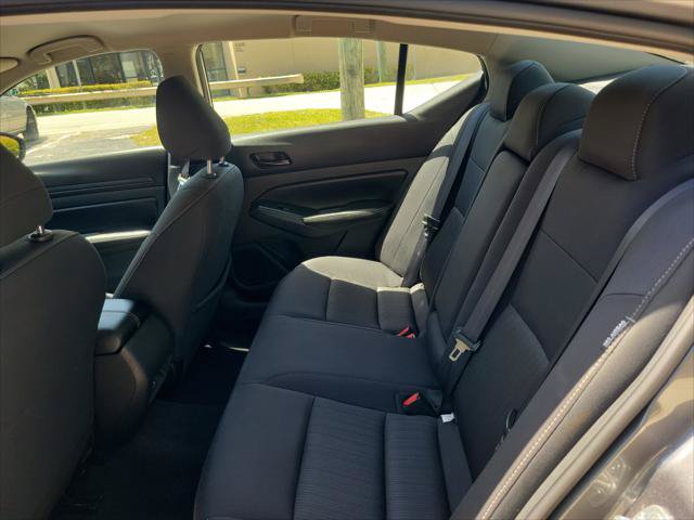 Used 2024 Nissan Altima 2.5 SV FWD image 12