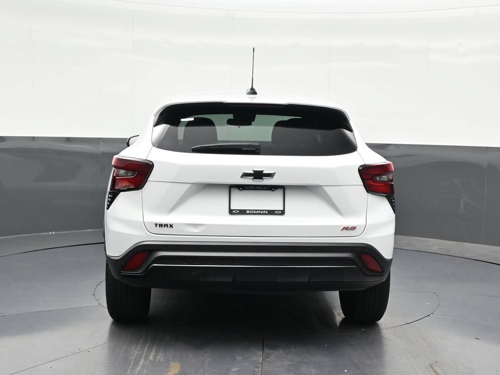 Used 2026 Chevrolet Trax RS FWD image 4