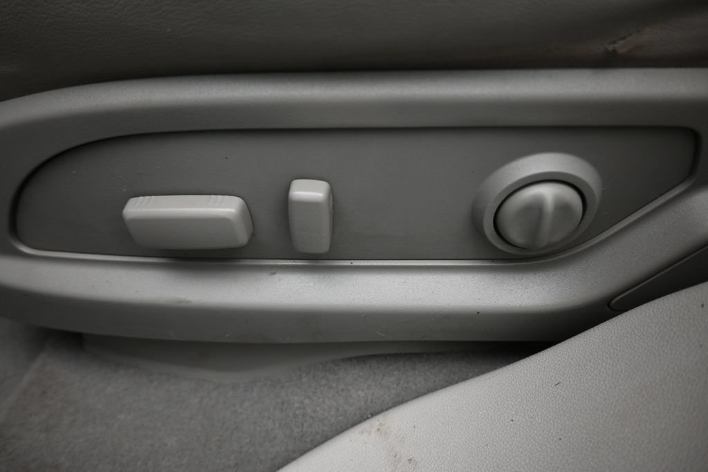 Used 2014 Buick Enclave Leather FWD image 12