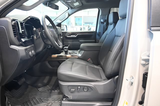 New 2026 Chevrolet Silverado 1500 RST w/ Dark Appearance Package AWD/4WD image 10