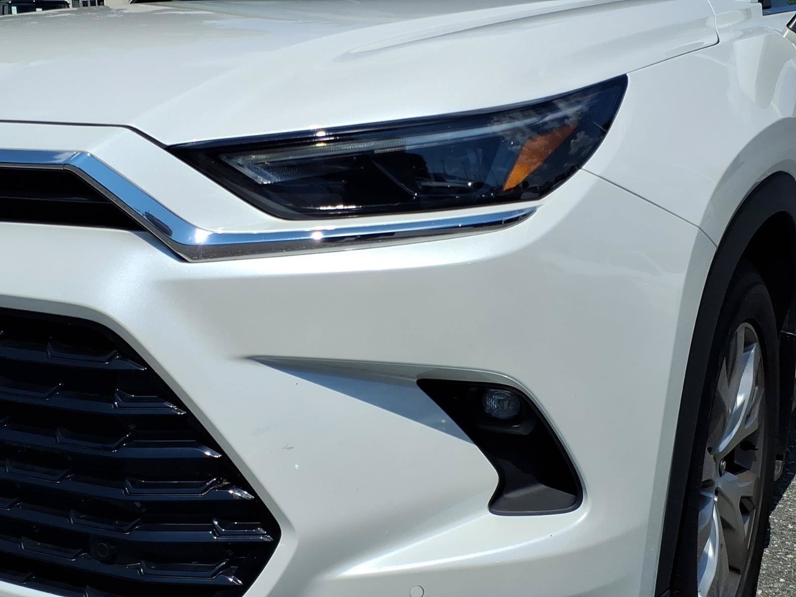 Used 2024 Toyota Grand Highlander FWD image 16