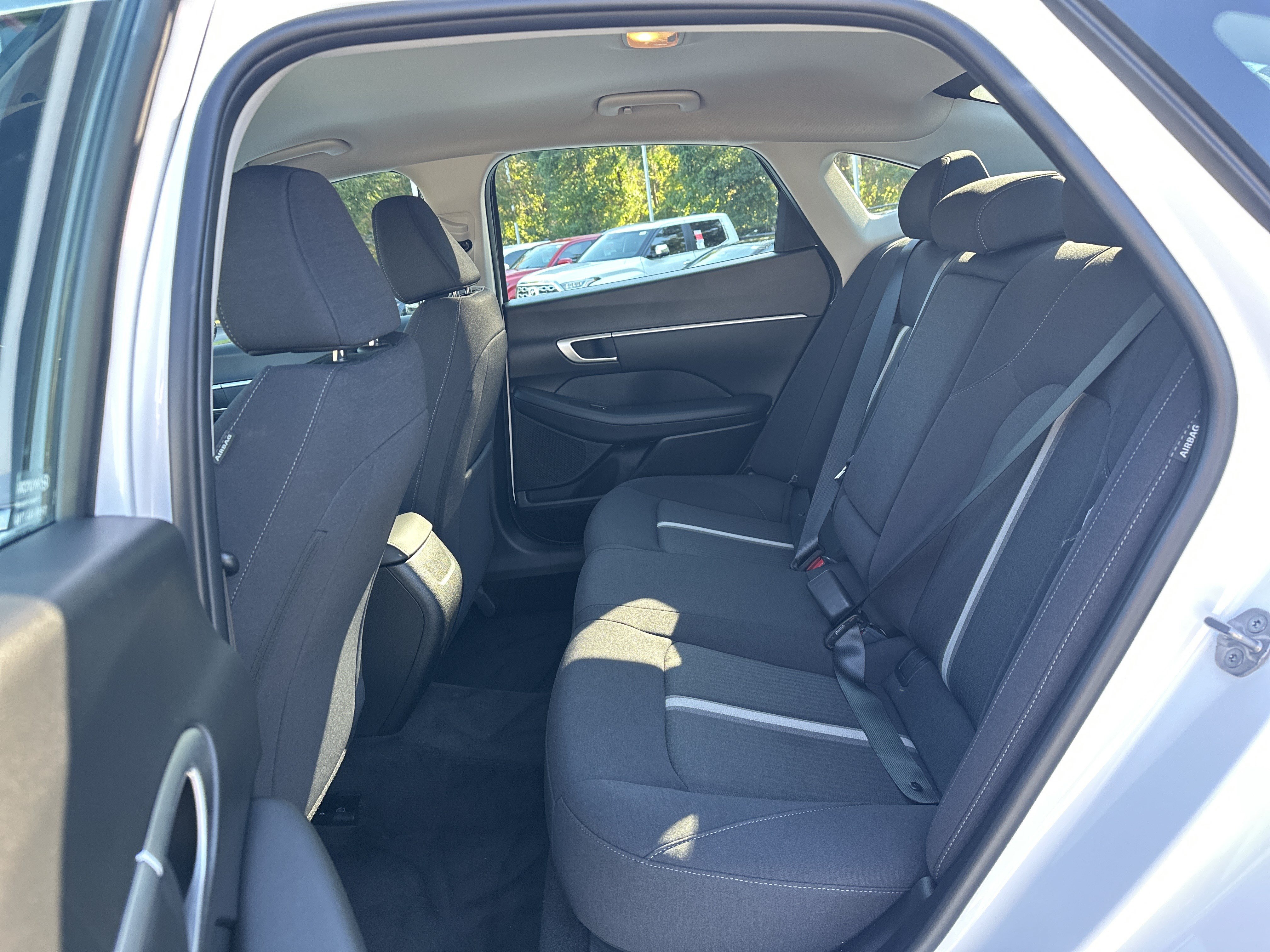 Used 2025 Hyundai Sonata SEL FWD image 31
