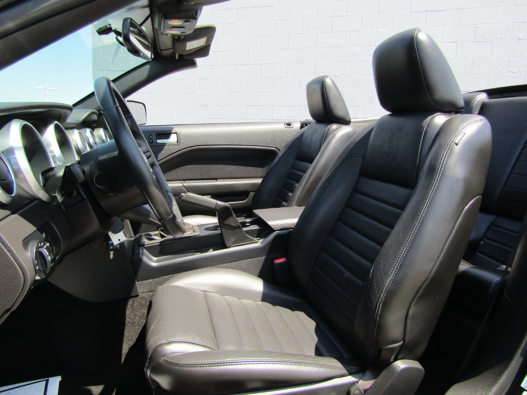 Used 2007 Ford Mustang Shelby GT500 RWD image 3