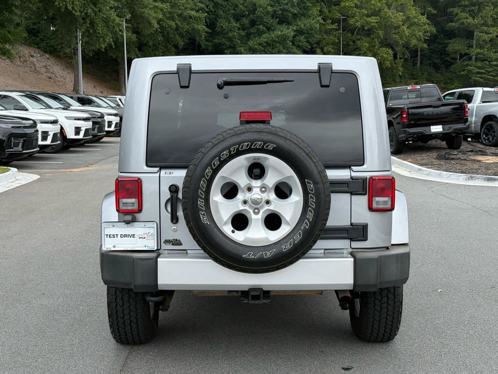 Used 2014 Jeep Wrangler Unlimited Sahara w/ Max Tow Package AWD/4WD image 4