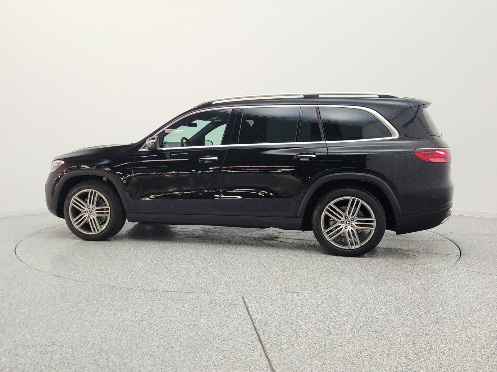 Certified 2025 Mercedes-Benz GLS 450 4MATIC image 8