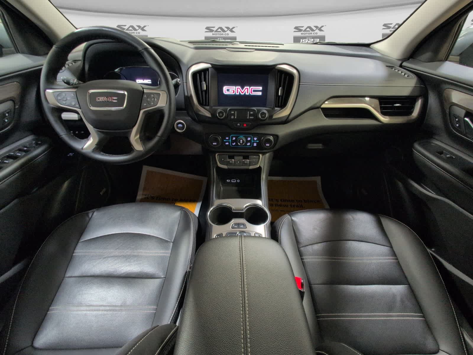 Used 2024 GMC Terrain Denali w/ Denali Premium Package AWD/4WD image 10