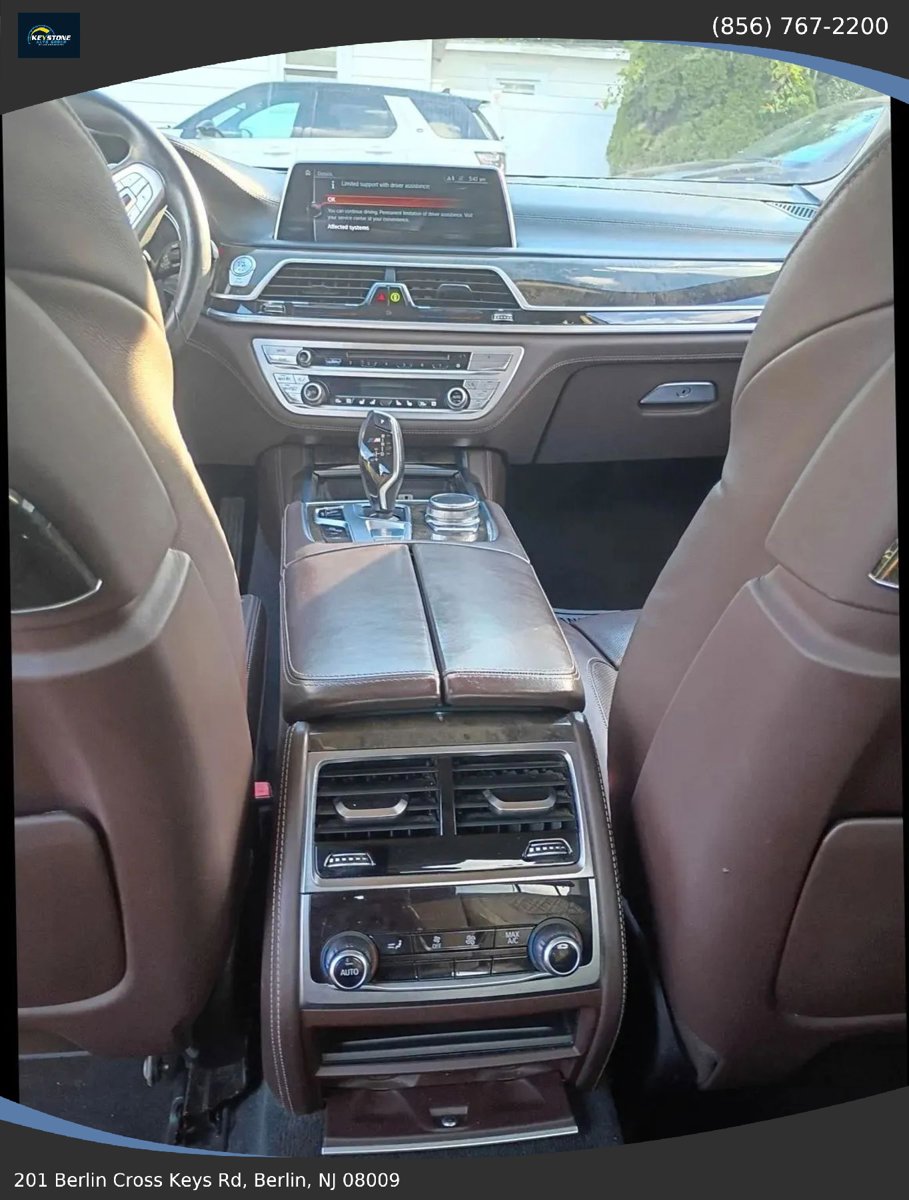 Used 2016 BMW 740i RWD image 17