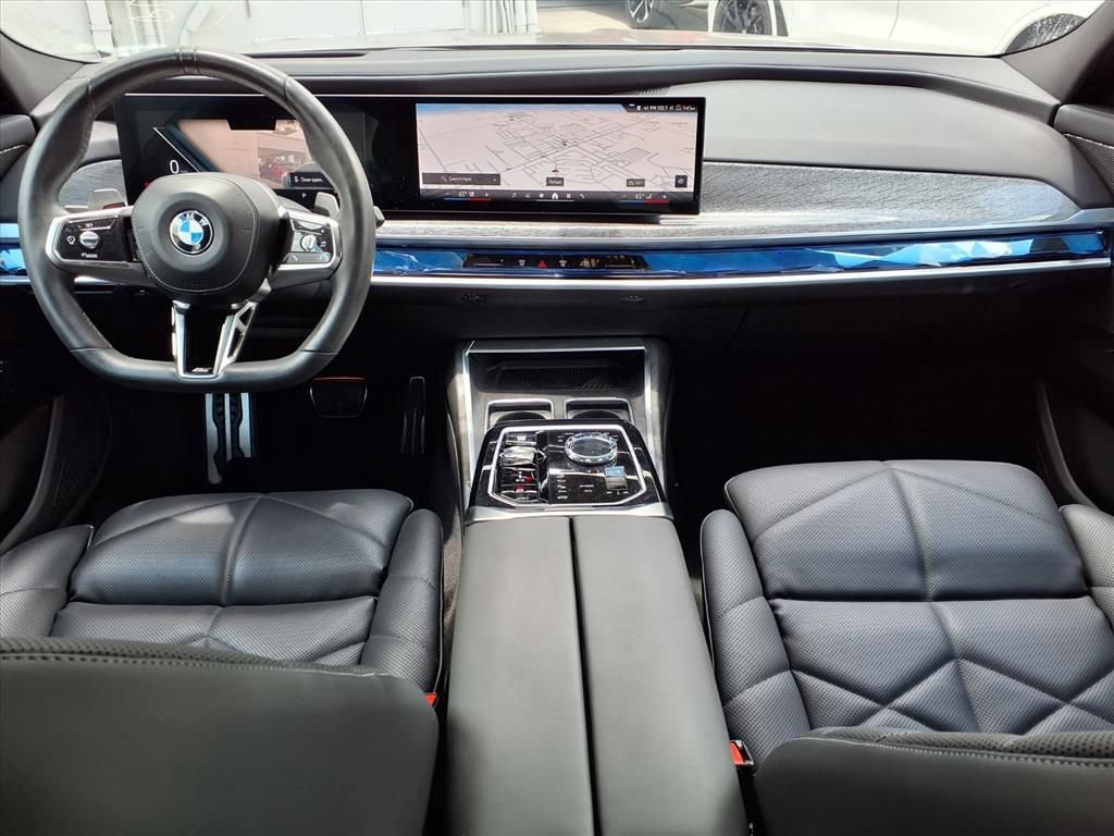 Used 2023 BMW 740i RWD image 11