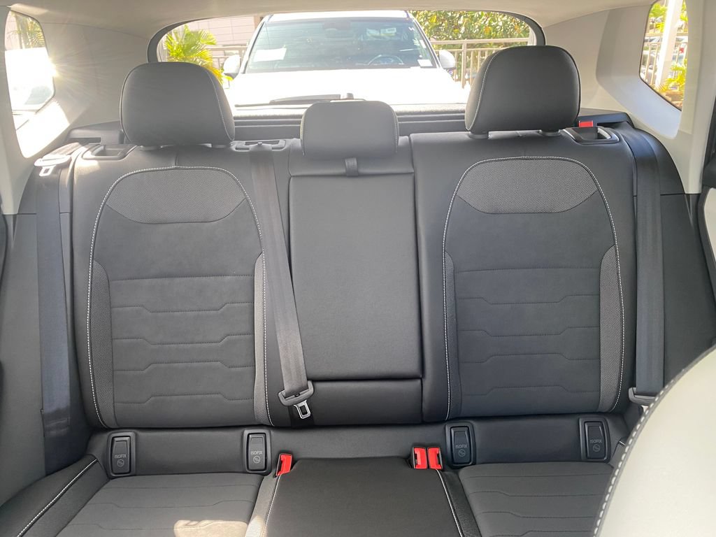 New 2026 Volkswagen Taos SE FWD image 18