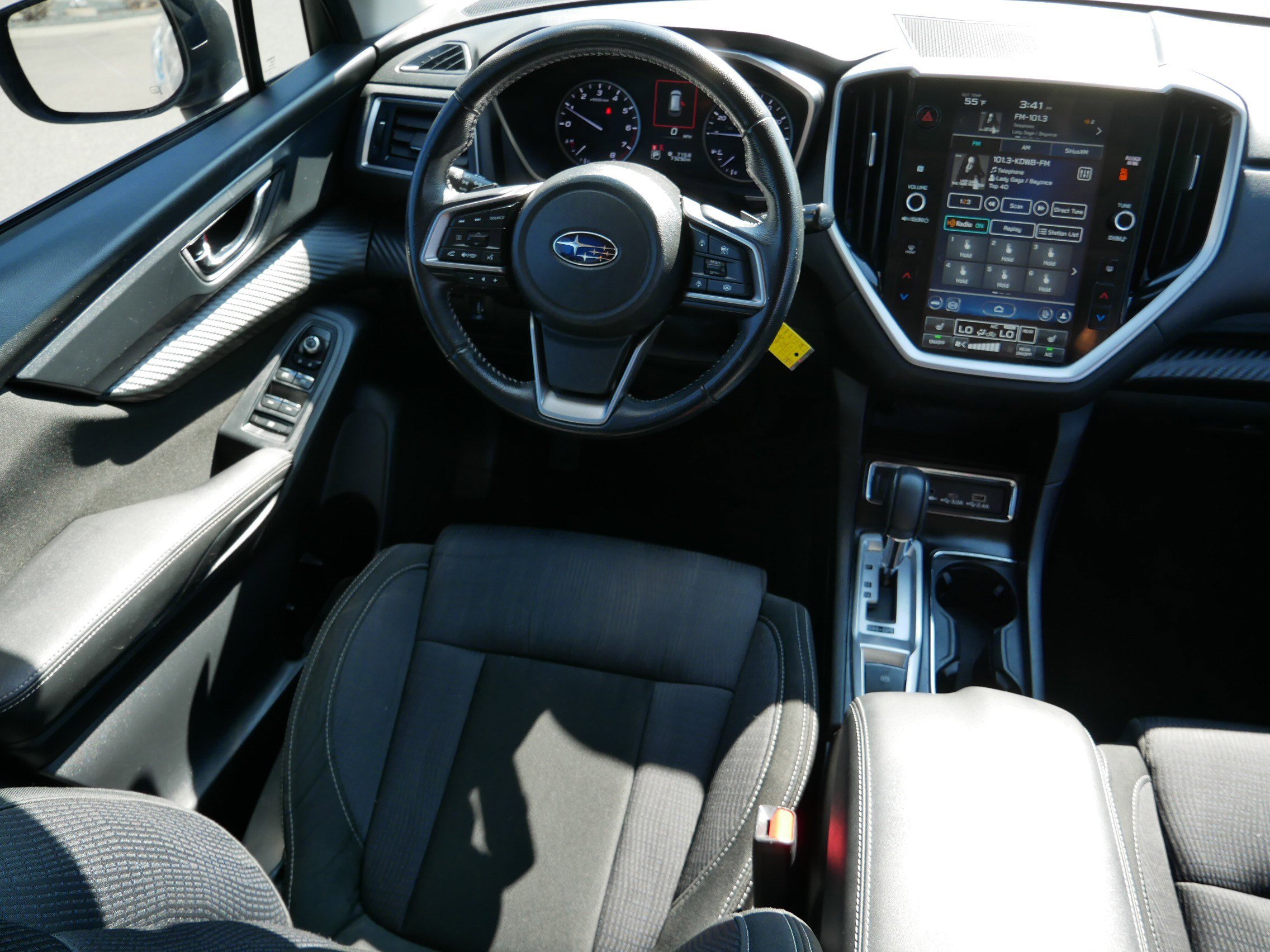 Used 2023 Subaru Ascent Premium image 9