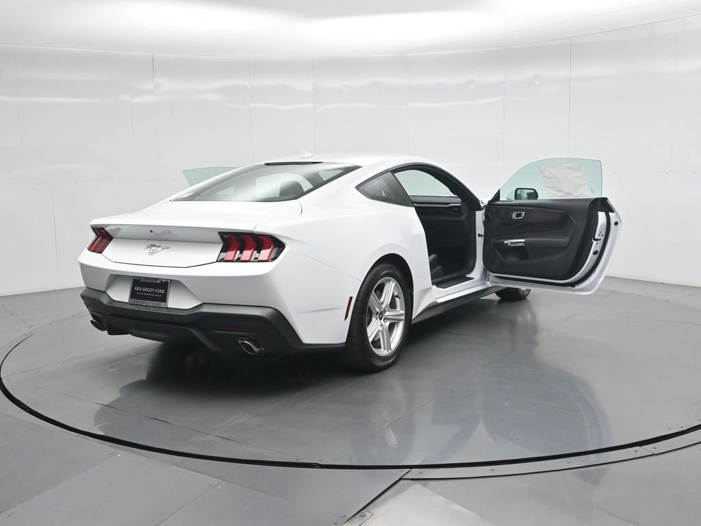 New 2026 Ford Mustang Coupe image 5