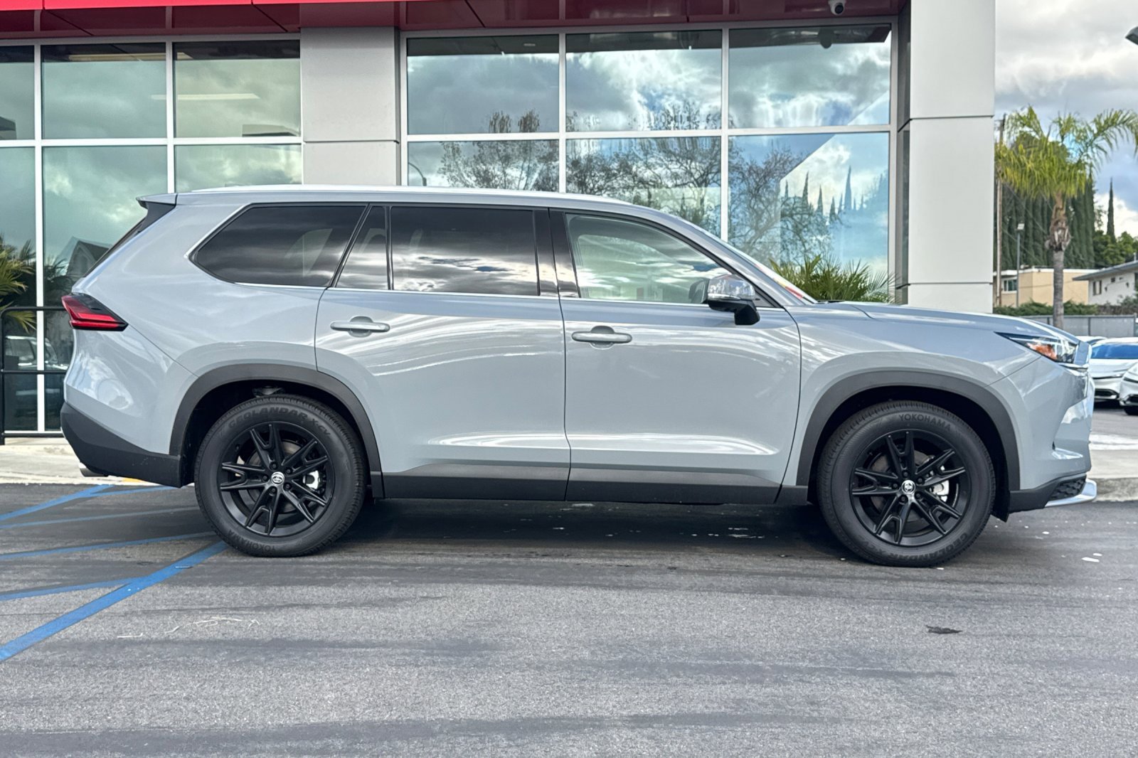 Certified 2025 Toyota Grand Highlander MAX Platinum image 4