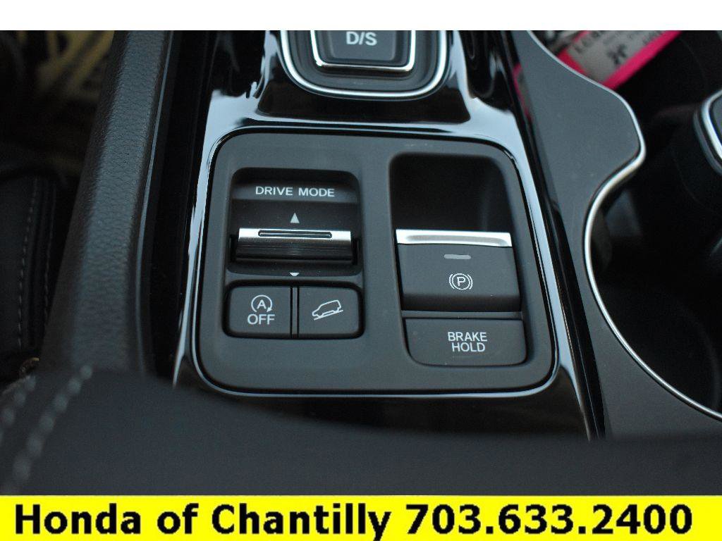 Used 2025 Honda Pilot Touring image 19