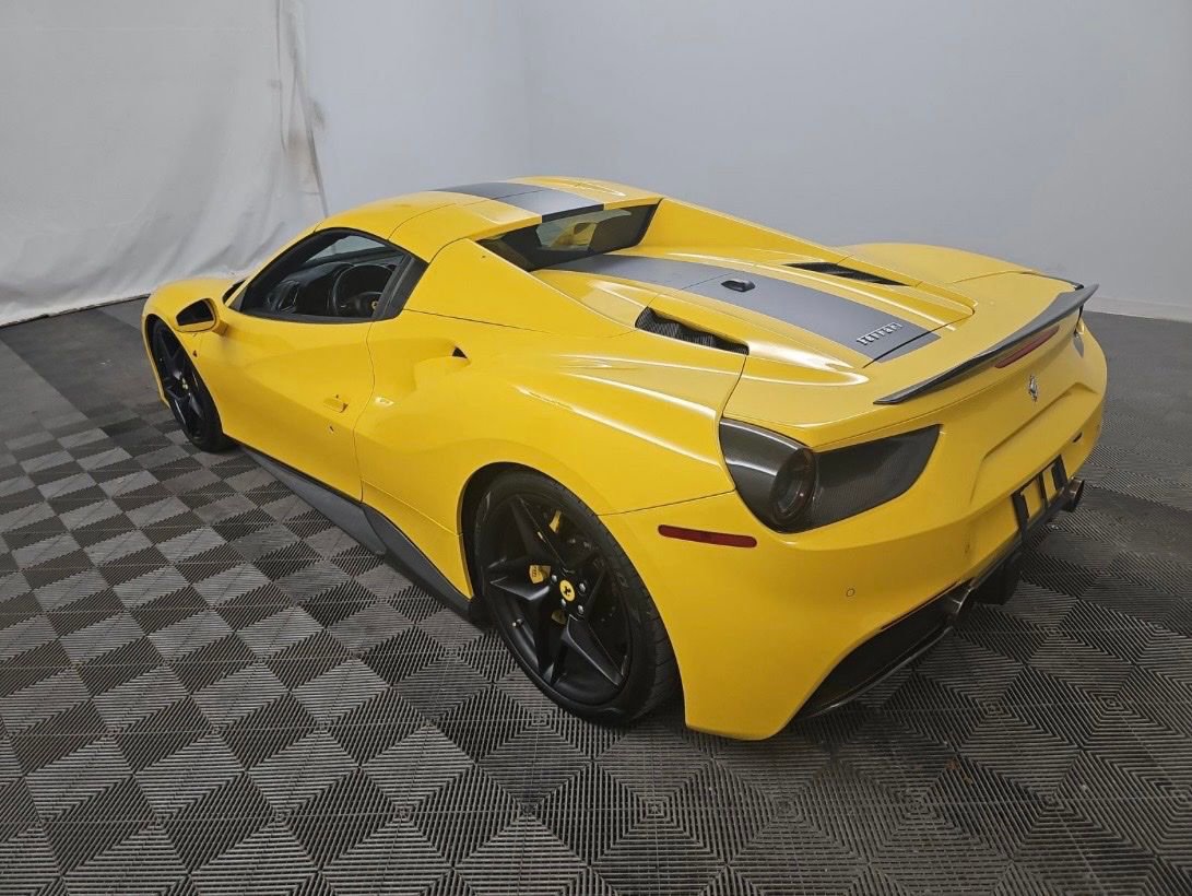 Used 2018 Ferrari 488 Spider RWD image 3