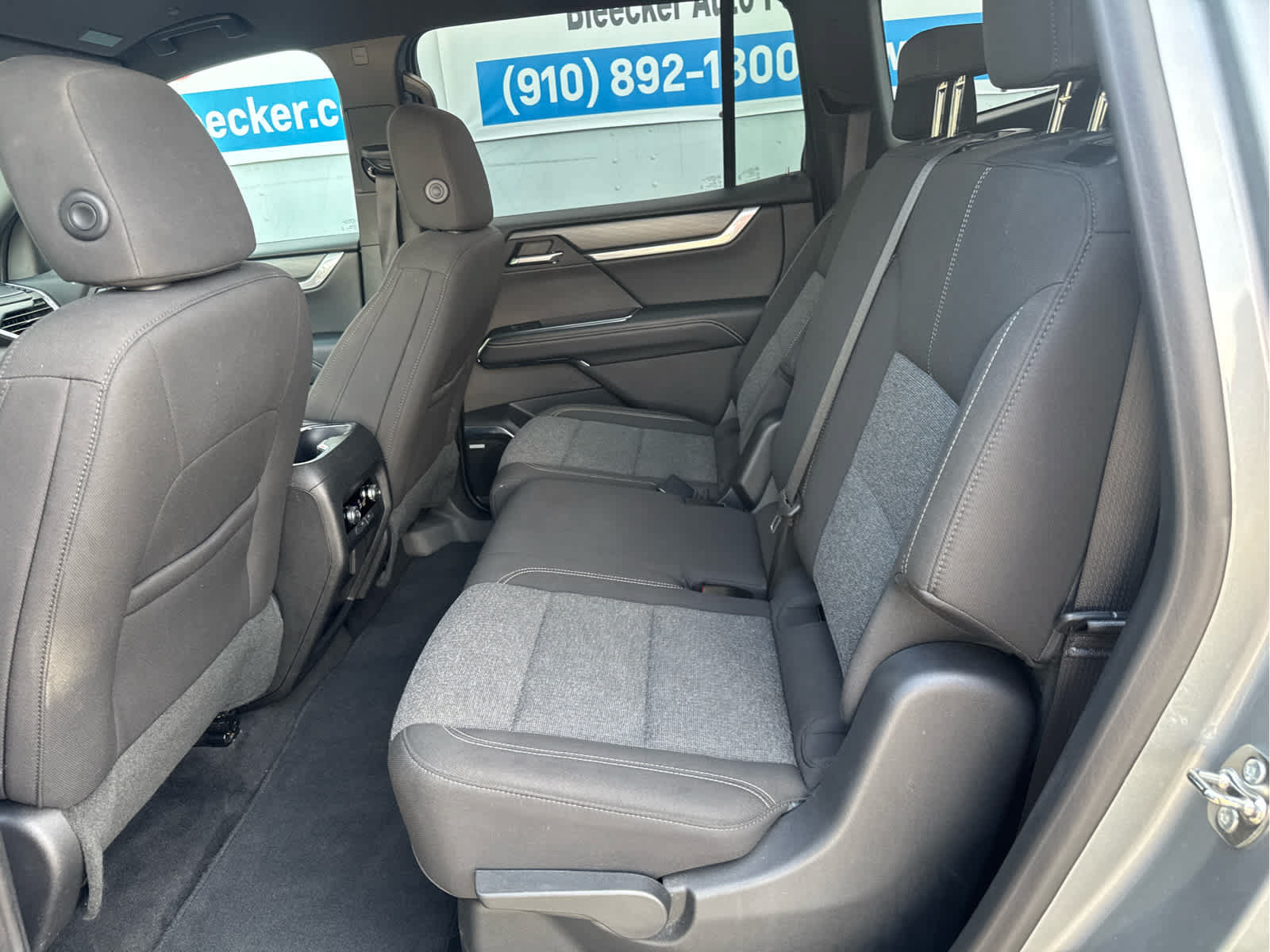 Used 2025 GMC Acadia Elevation FWD image 35