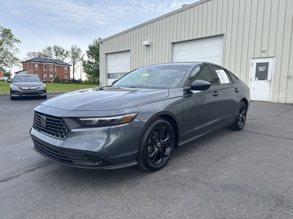 Used 2025 Honda Accord SE image 3