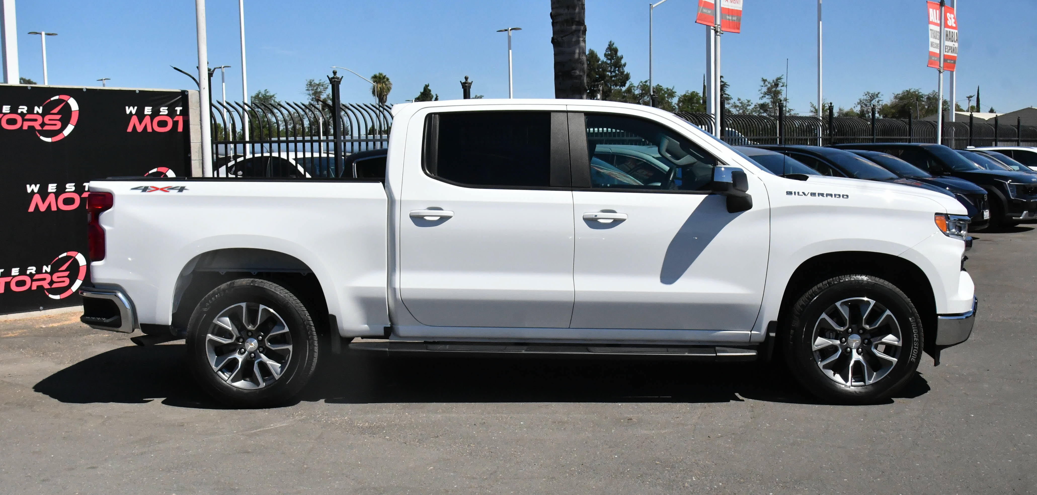 Used 2025 Chevrolet Silverado 1500 LT w/ LPO, Dark Essentials Package AWD/4WD image 9