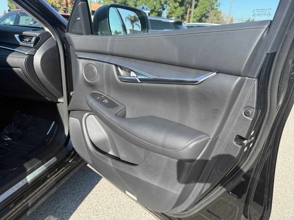 Used 2025 INFINITI QX50 Pure image 29