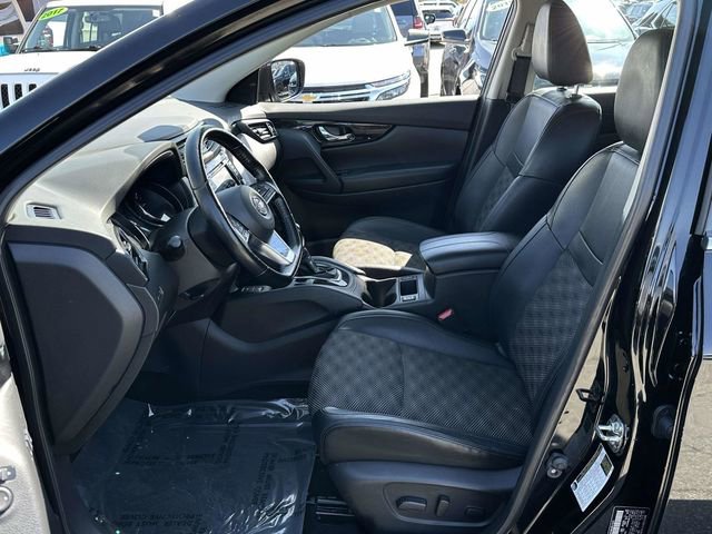 Used 2022 Nissan Rogue Sport SV w/ Technology Package image 18